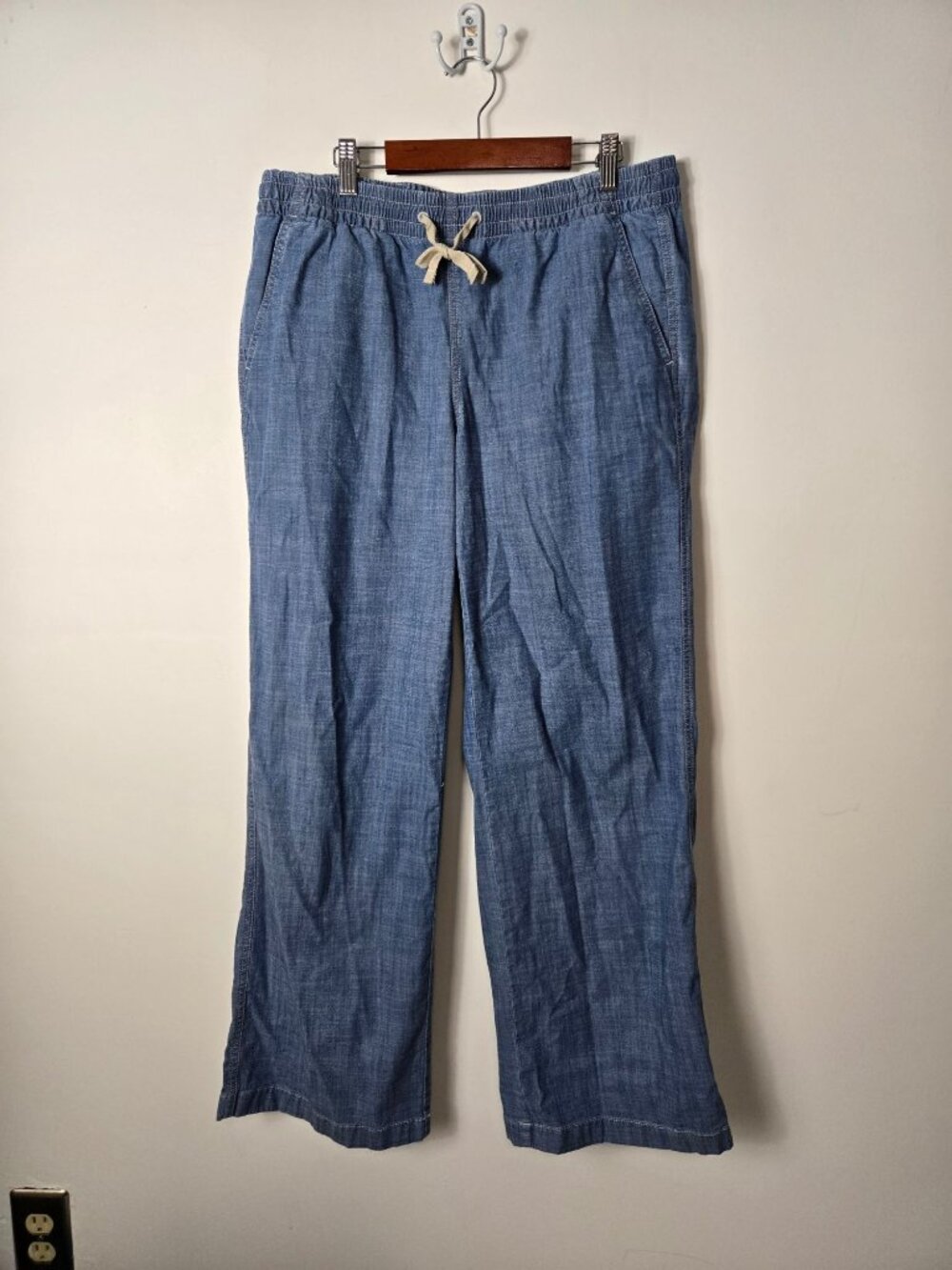 L.L. Bean Size 12 Lakewashed Pull-On Chinos Mid-Rise Wide-Leg Chambray Pants